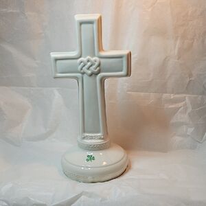 Belleek Cream Love Knot Standing Cross